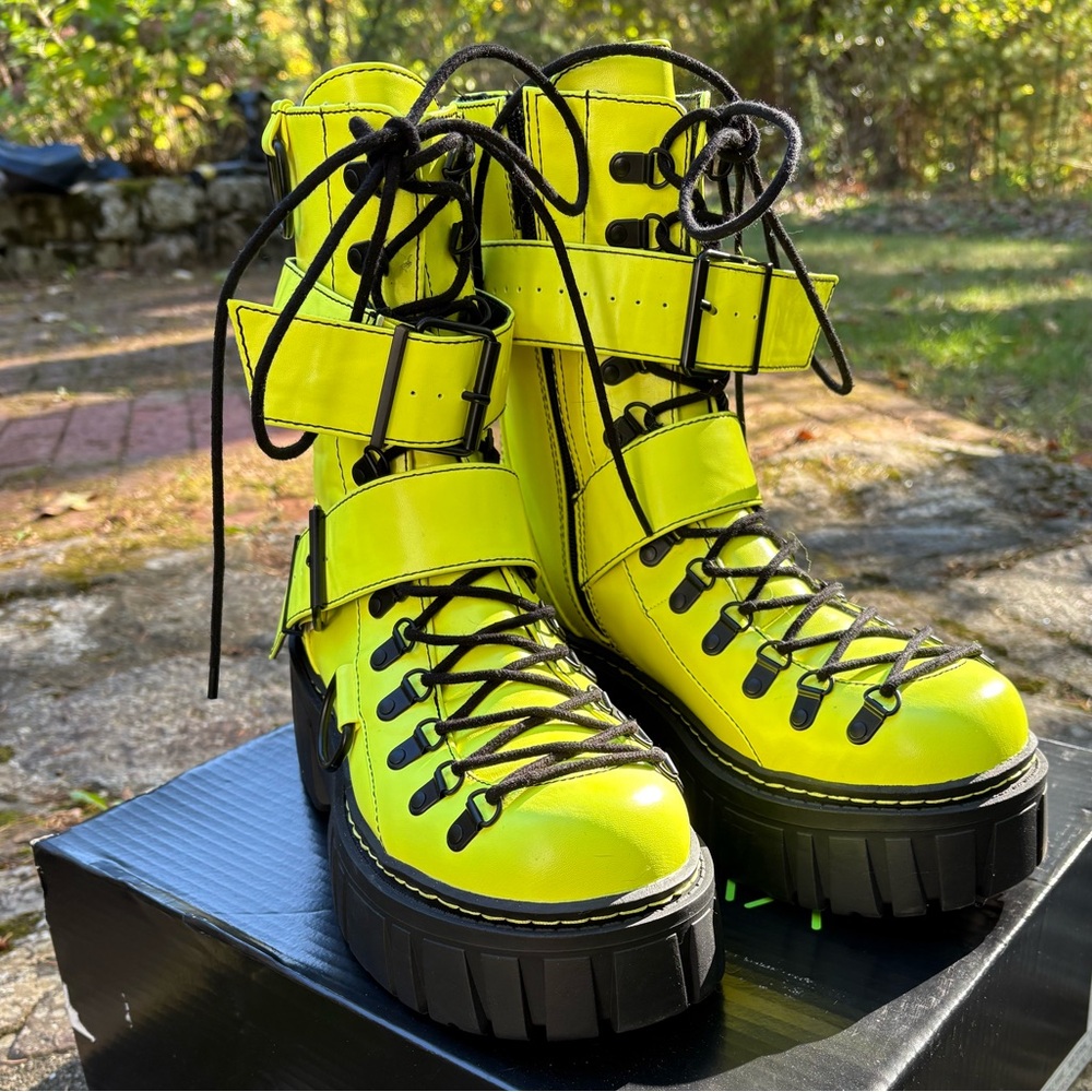 Dolls Kill Low Traitor Combat Boots - Picture 6 of 8